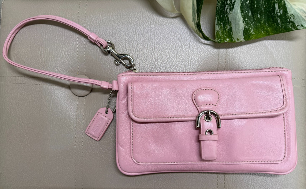 Vintage Coach Purse, Barbie Pink Wristlet Clutch, Very Good Condition - Picture 1 of 8